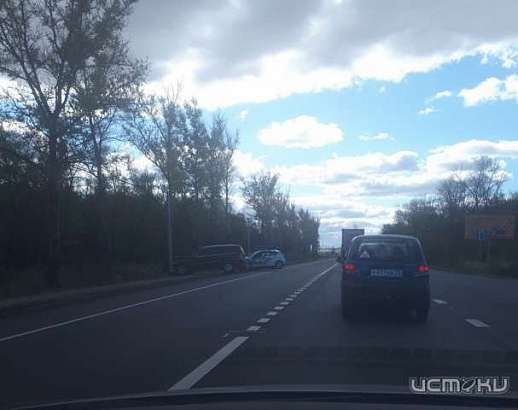 Две машины скорой помощи помчались в Орловский район, где не разъехались иномарки