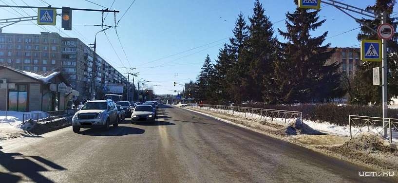 В Орле не разъехались две иномарки и сбили пешехода