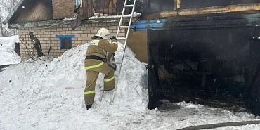 В Верховском районе пожарные спасли от огня 5 хозпостроек