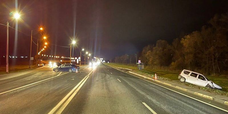 На орловской трассе «Audi A4» протаранила «Ладу»