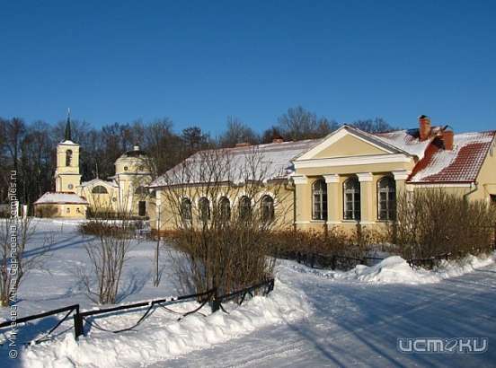 В Спасском-Лутовиново открылась выставка живописи и керамики
