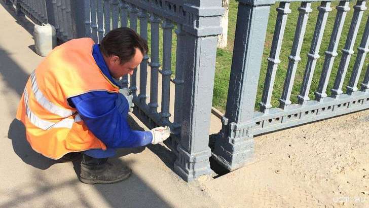 До конца апреля в Орле обновят металлические ограждения