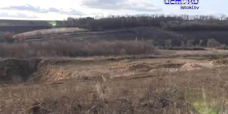Роют, грузят и увозят: на Орловщине нашли подозрительный карьер, где добывают щебень