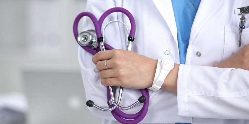 Президент наградил семь орловских медиков за вклад в борьбу с COVID-19 