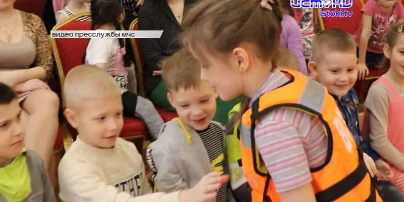 "Спасательный круг знаний". Спасатели встретились с юными орловчанами
