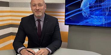 Жители улицы Пархоменко в областной столице продолжают ждать обещанного ремонта дороги. В Орле обсудили перспективы развития кадетского движения в регионе. Футбольный клуб "Орел" вернулся из Тамбова с проигрышем 