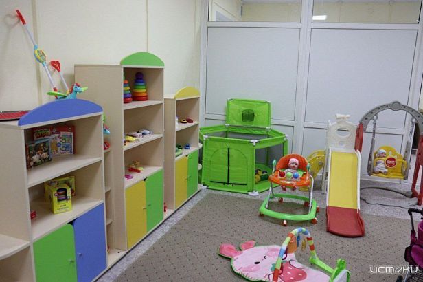 В двух орловских вузах появились комнаты матери и ребенка