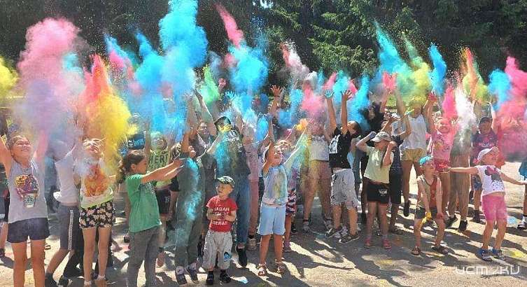 Амчане из Социально-реабилитационного центра для несовершеннолетних отметили День молодежи