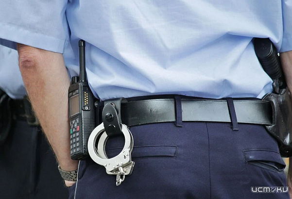 Орловчанку едва не ограбили на улице. Ей помогли прохожие