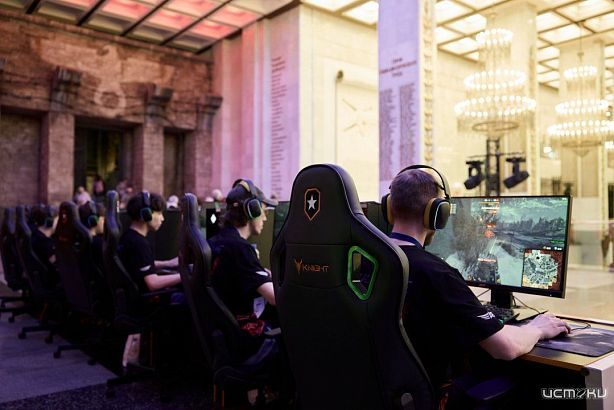 Геймеры вошли в историю: финалисты кибертурнира «Диктант Победы» встретились в Москве