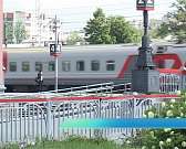 Железная дорога- не место для игр и прогулок! Переходить железнодорожные пути можно только в установленных для этого местах