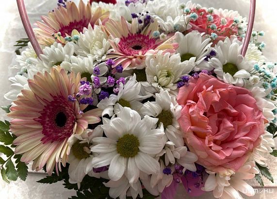 Медиахолдинг ИСТОКИ и LOVE радио Орел поздравляют своих зрительниц, слушательниц и подписчиц