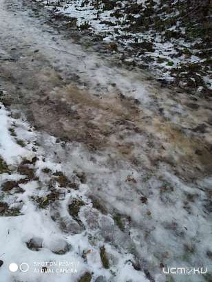 В Болхове ребёнок травмировал позвоночник на скованной льдом дороге 