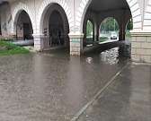 Видео: в Орле под Александровским мостом образовалось море