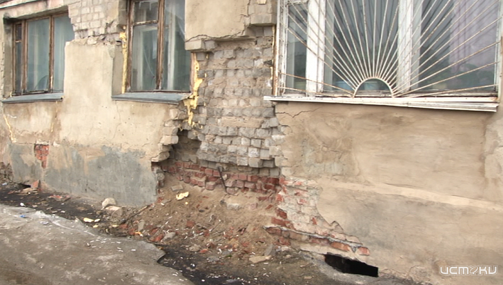 В аварийном доме на улице Калинина в Орле остаются 39 человек