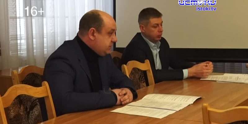 Вопросов, как и предложений, было много, шло бурное обсуждение, занявшее четверть часа, но удалось ли к чему-то прийти? Городские депутаты обсуждали м...