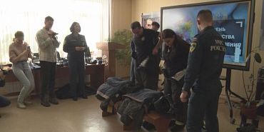 Сменили профессию на пару часов. Орловские журналисты поменяли блокноты и смартфоны на дыхательные аппараты и экспертные приборы 