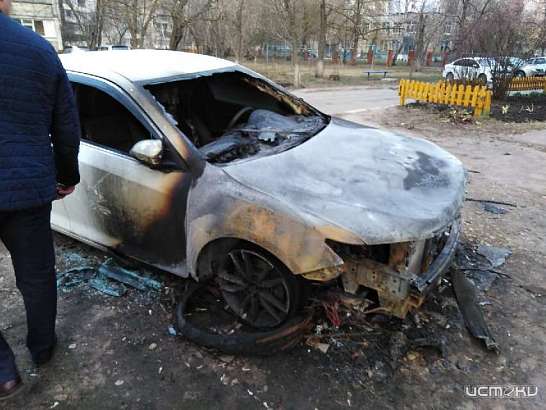Ночью в Орле неизвестные подожгли «Тойоту-Камри»