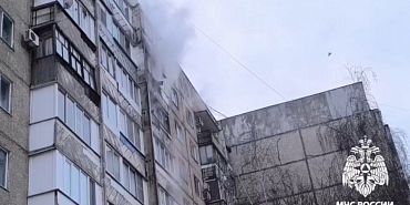 Сотрудники МЧС России спасли 4 человека на пожаре в Орле 