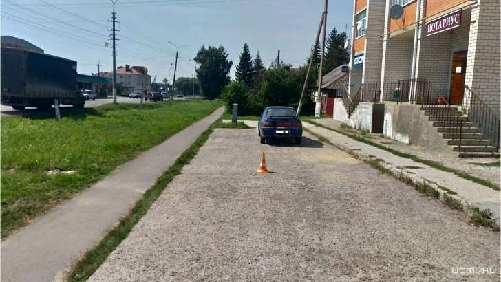 На Орловщине «десятка» задним ходом наехала на пенсионерку