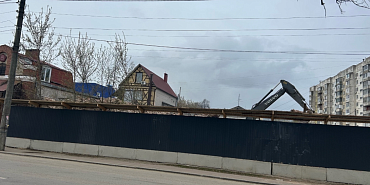 В Орле снесли старинный дом купцов Толстопятовых на улице 1-я Посадская, 35