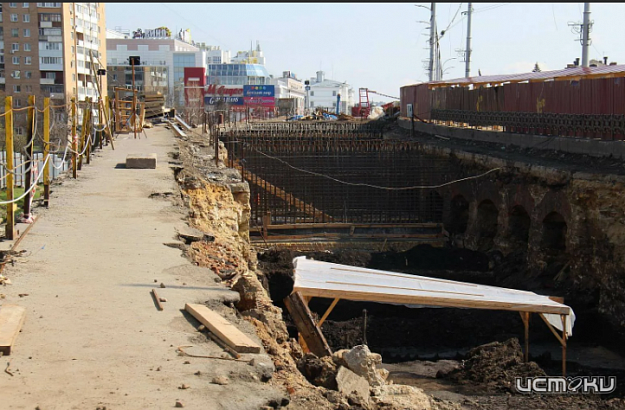 Контракт на продолжение реконструкции Красного моста власти Орла подписали сегодня