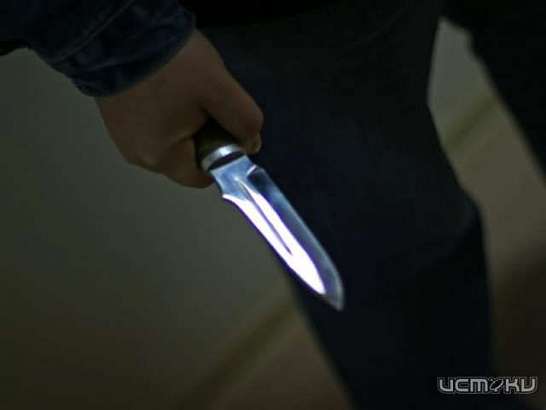 В Орле неизвестный напал на молодого человека с ножом