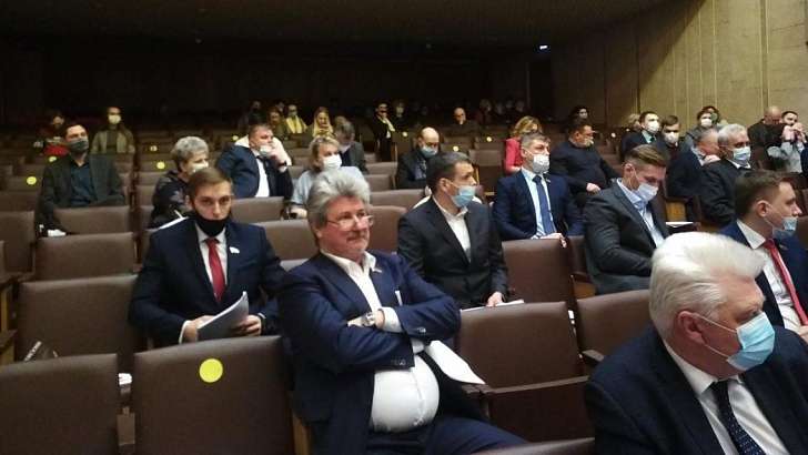 Орловские депутаты пожаловались на испорченное зрение