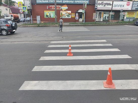 Бабушка не дошла за внучкой в детсад: в Орле на пешеходном переходе машина сбила женщину-пенсионерку