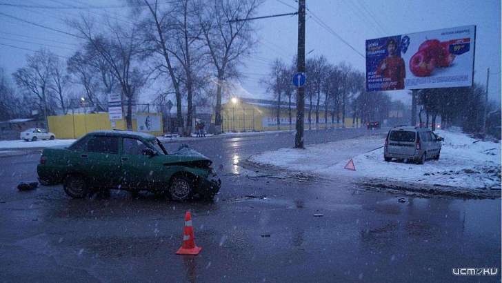 Не уступил дорогу и попал в травматологию: в Орле не разъехались два авто