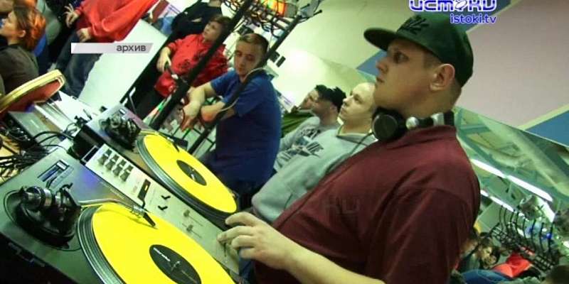 Не только тренируются на удаленке, но и соревнуются: Орел ждет хип-хоп-баттл In Da House