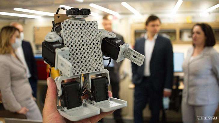 Детство будущего: мобильный «Кванториум» заехал в Знаменку