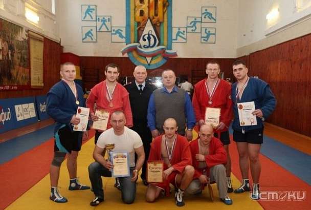 В Орле прошел чемпионат по самбо среди сотрудников ОВД