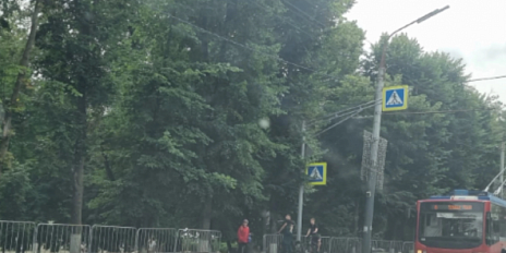 Забор в городском парке Орла все же оказался нужен