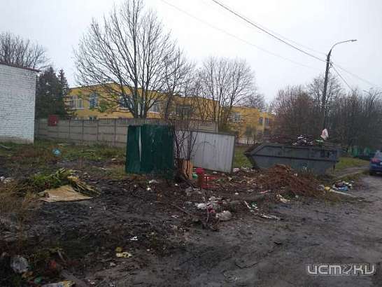 Выгонка сегодня: грязи по колено и горы мусора вокруг