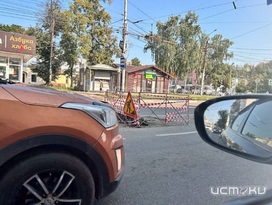 В Орле заторы на Герценском мосту происходят из-за ремонта люков