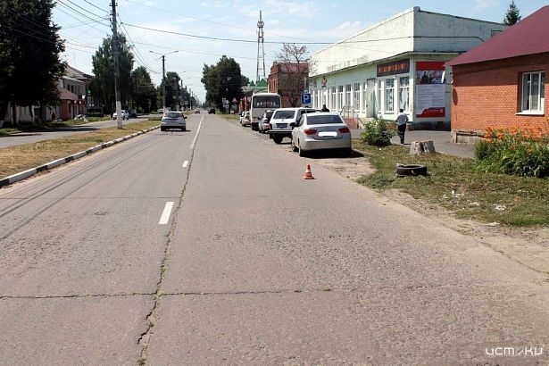 На Орловщине автобус наехал на девушку