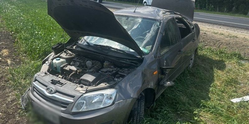 Под Орлом «Лада» «встретилась» с дорожным знаком и  перевернулась