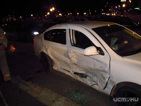 В Орле достаточно сильно столкнулись два автомобиля