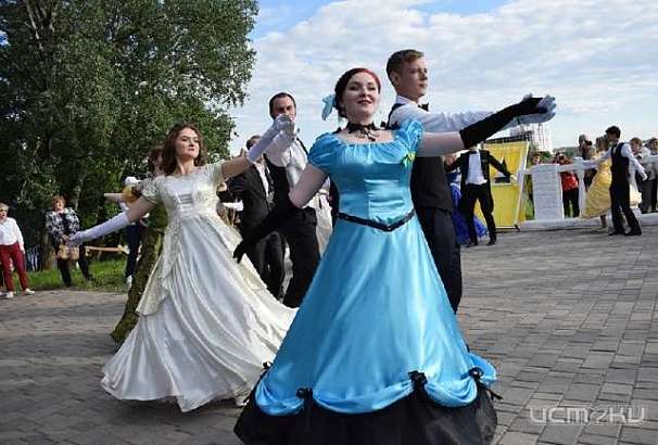 Ежегодный литературно-художественный праздник "Играйте, растите, молодые силы"