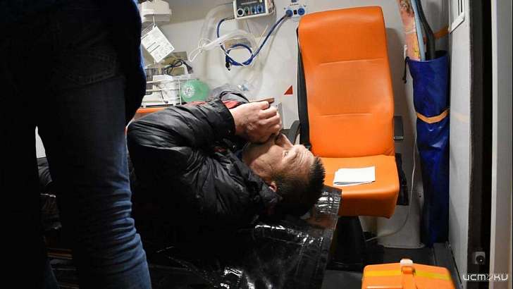 Фоторепортаж: ночью в Орле 40-летнего мужчину вытащили из ледяной воды