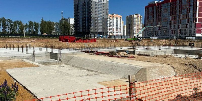 школа в Жилина Стало известно, почему остановилась стройка школы в Болховском микрорайоне Орла