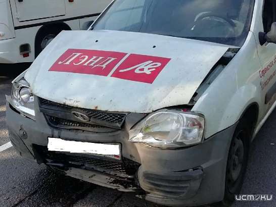 В Северном районе Орла «Лада» въехала в попутную «Шкоду» В Северном районе Орла «Лада» въехала в попутную «Шкоду»
