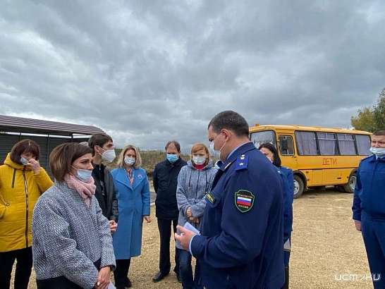 Жители мценской деревни добились возвращения на маршрут школьного автобуса. Помог прокурор Малкин