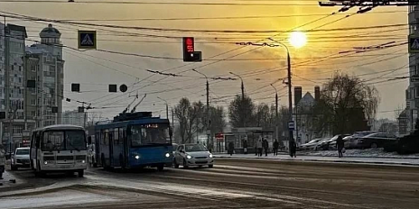 Орловчане отмечают странную работу светофора в центре Орла