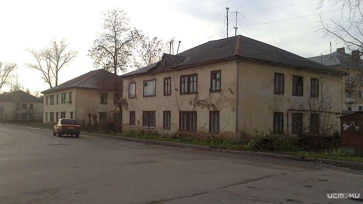 Около 7 лет чиновники не могли переселить мужчину из аварийного дома