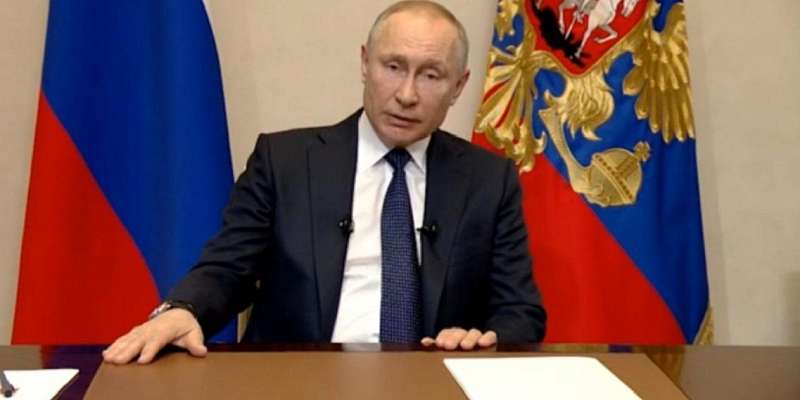 «Самое безопасное — побыть дома»: Путин на неделю отправил россиян отдыхать