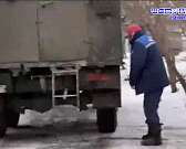 Видео: орловский коммунальщик справил нужду перед детским садом Видео: орловский коммунальщик справил нужду перед детским садом