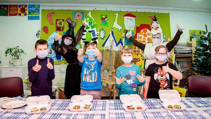 Юные орловчане отправились в сказочное путешествие с символом уходящего года