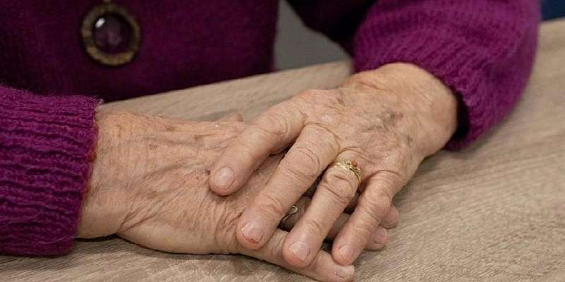 На время самоизоляции работающие орловчане 65+ могут уйти на больничный 